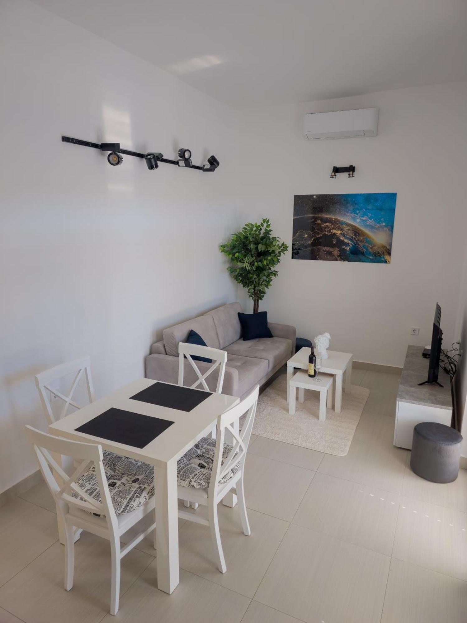 Boulevard Apartments Kotor Exterior photo